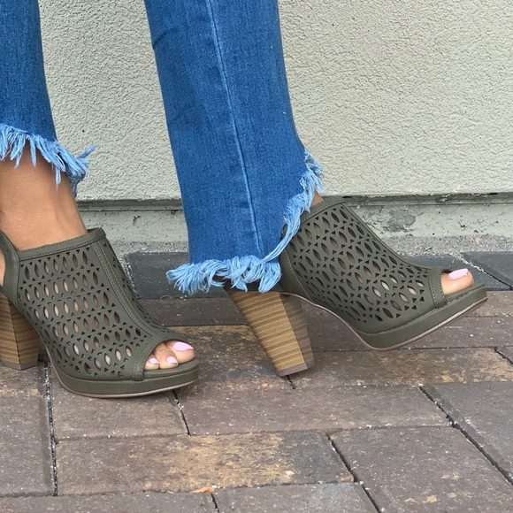 Olive Green Perforated Block Heel Peep Toe Sandal - Picture 8 of 8